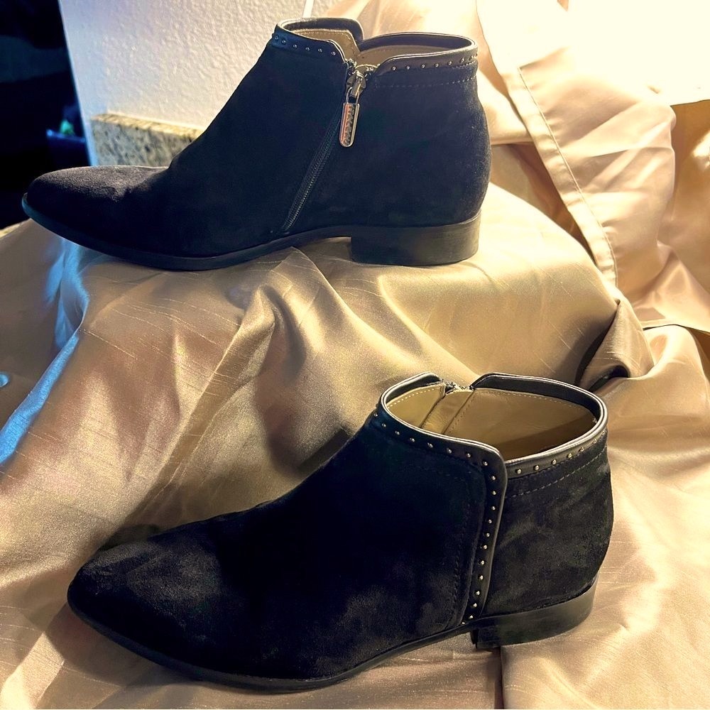 Italeau Hand made Italian Black Suede leather Ankle Boots Sz 39/8.5